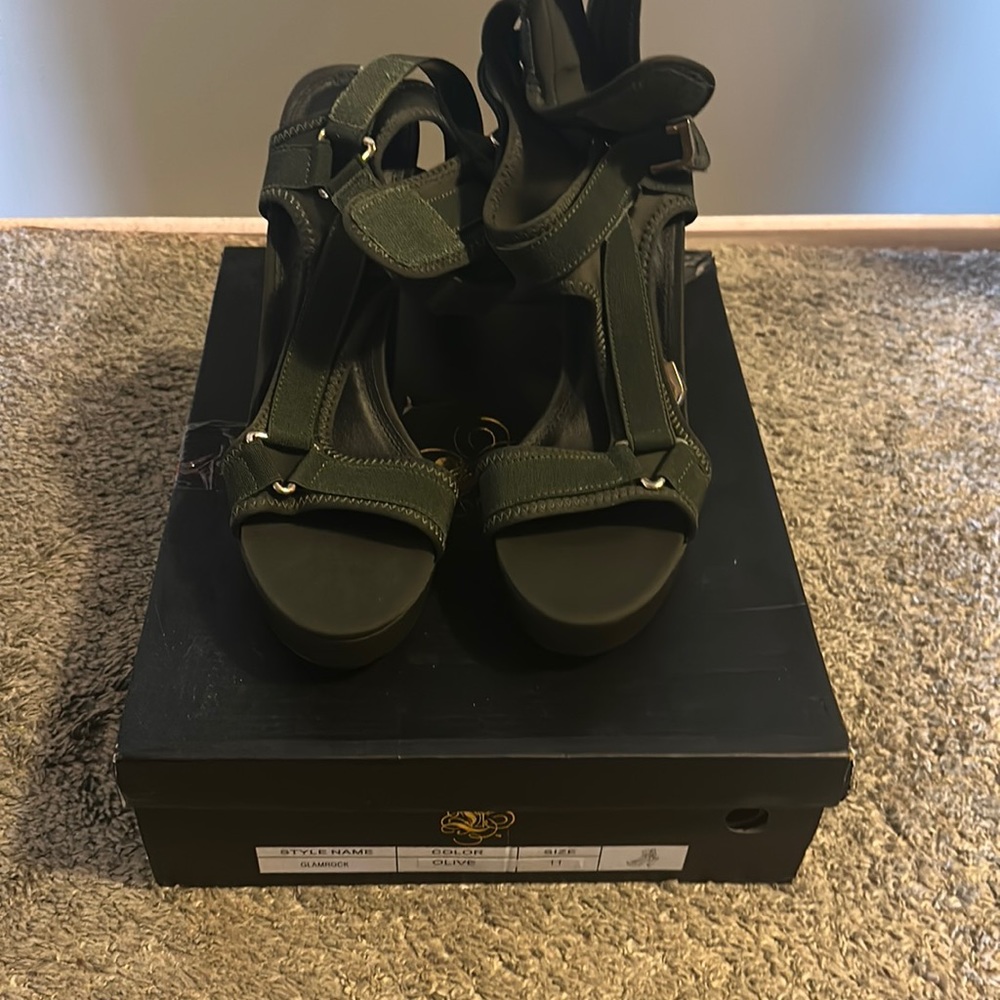 Glam rock olive green heels